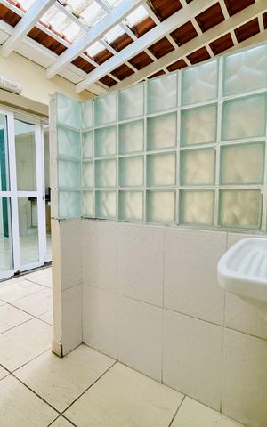 Casa de condomínio à venda com 210m², 3 quartos e 3 vagas Casa de condomínio à venda com 210m², 3 quartos e 3 vagasÁrea de Serviço