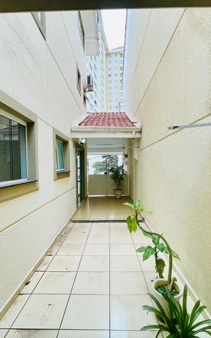 Casa de condomínio à venda com 210m², 3 quartos e 3 vagas Casa de condomínio à venda com 210m², 3 quartos e 3 vagasCorredor externo