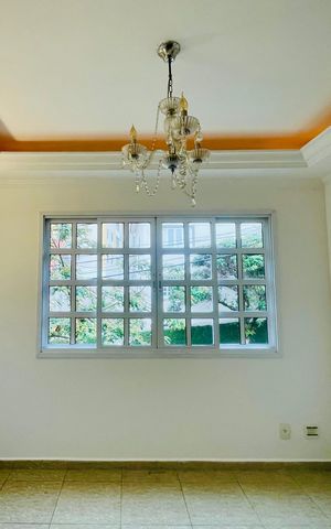 Casa de condomínio à venda com 210m², 3 quartos e 3 vagas Casa de condomínio à venda com 210m², 3 quartos e 3 vagasSala