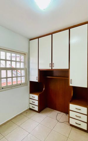 Casa de condomínio à venda com 210m², 3 quartos e 3 vagas Casa de condomínio à venda com 210m², 3 quartos e 3 vagasQuarto 1