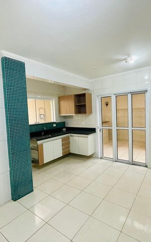 Casa de condomínio à venda com 210m², 3 quartos e 3 vagas Casa de condomínio à venda com 210m², 3 quartos e 3 vagasCozinha