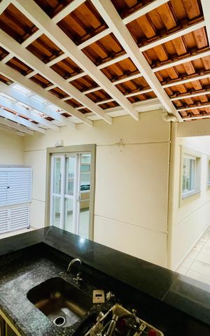 Casa de condomínio à venda com 210m², 3 quartos e 3 vagas Casa de condomínio à venda com 210m², 3 quartos e 3 vagasQuintal