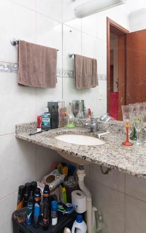 Casa à venda com 154m², 3 quartos e 2 vagasBanheiro Social