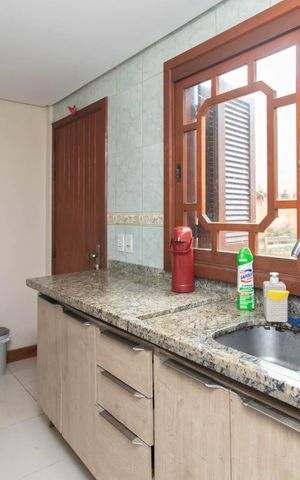 Casa à venda com 154m², 3 quartos e 2 vagasCozinha e Área de Serviço