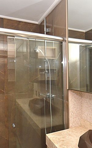 Apartamento à venda com 70m², 2 quartos e 2 vagasBanheiro Social - Box