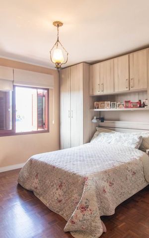 Casa à venda com 250m², 5 quartos e 1 vagaSuíte