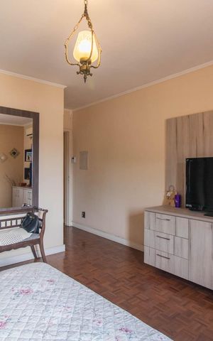 Casa à venda com 250m², 5 quartos e 1 vagaSuíte