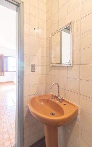 Casa à venda com 250m², 5 quartos e 1 vagaBanheiro de Serviço
