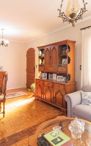 Casa à venda com 250m², 5 quartos e 1 vagaSala
