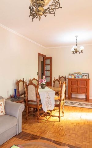 Casa à venda com 250m², 5 quartos e 1 vagaSala
