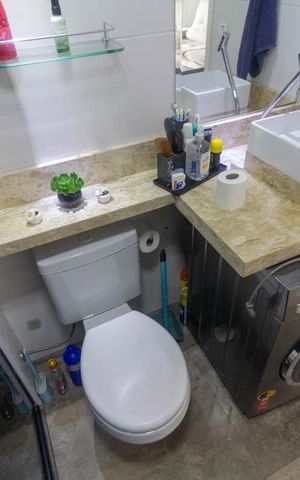 Apartamento à venda com 47m², 2 quartos e 1 vaga Apartamento à venda com 47m², 2 quartos e 1 vagaBanheiro Social