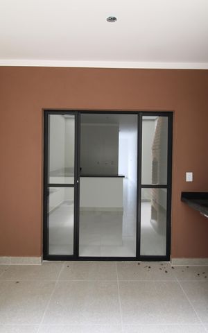 Casa à venda com 120m², 3 quartos e 2 vagasÁrea de Serviço