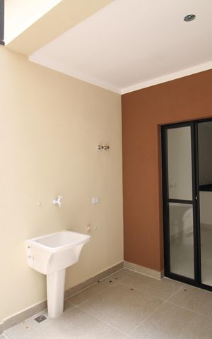Casa à venda com 120m², 3 quartos e 2 vagasÁrea de Serviço