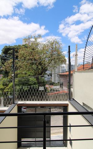 Casa à venda com 120m², 3 quartos e 2 vagasSala - Varanda