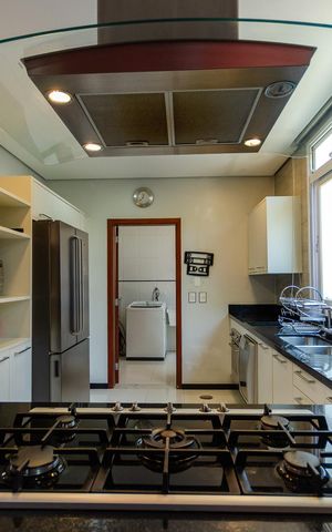 Casa à venda com 600m², 7 quartos e 10 vagas Casa à venda com 600m², 7 quartos e 10 vagasCozinha