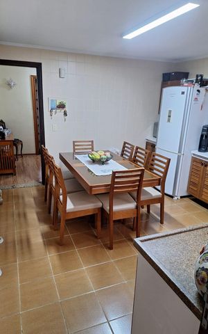 Casa à venda com 148m², 3 quartos e 2 vagas Casa à venda com 148m², 3 quartos e 2 vagasCozinha