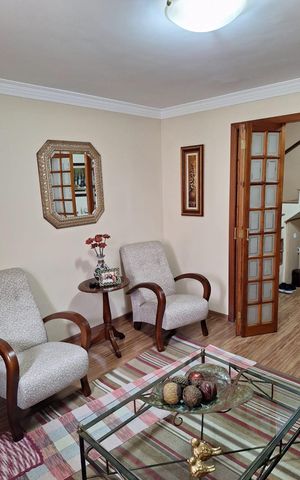 Casa à venda com 148m², 3 quartos e 2 vagas Casa à venda com 148m², 3 quartos e 2 vagasSala