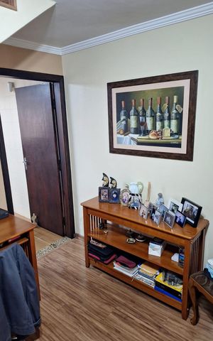 Casa à venda com 148m², 3 quartos e 2 vagas Casa à venda com 148m², 3 quartos e 2 vagasCorredor