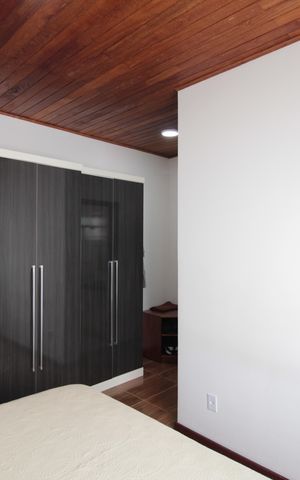 Casa à venda com 504m², 8 quartos e 7 vagasSuíte 4 