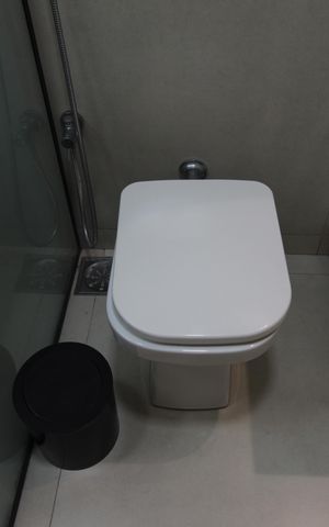 Casa à venda com 504m², 8 quartos e 7 vagasBanheiro da Suíte 1 - Casa 2