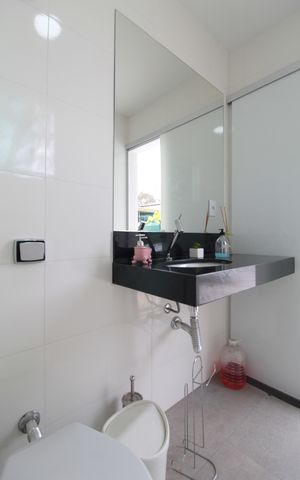 Casa à venda com 504m², 8 quartos e 7 vagasBanheiro da Área Gourmet