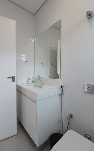 Casa à venda com 504m², 8 quartos e 7 vagasBanheiro da Suíte 3 - Casa 2