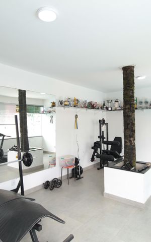 Casa à venda com 504m², 8 quartos e 7 vagasAcademia