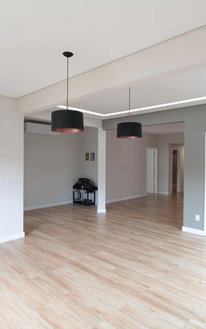Casa à venda com 504m², 8 quartos e 7 vagasSala - Casa 2