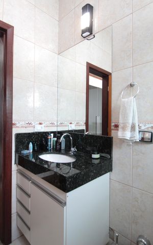 Casa à venda com 504m², 8 quartos e 7 vagasBanheiro da Suíte 4