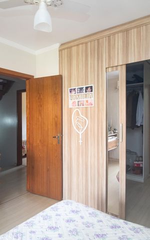 Casa à venda com 200m², 4 quartos e 1 vaga Casa à venda com 200m², 4 quartos e 1 vagaSuite