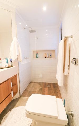 Apartamento à venda com 200m², 2 quartos e 2 vagas Apartamento à venda com 200m², 2 quartos e 2 vagasBanheiro área de lazer