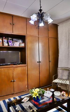 Casa à venda com 350m², 3 quartos e 4 vagas Casa à venda com 350m², 3 quartos e 4 vagasQuarto 2