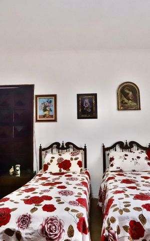 Casa à venda com 350m², 3 quartos e 4 vagas Casa à venda com 350m², 3 quartos e 4 vagasQuarto 1