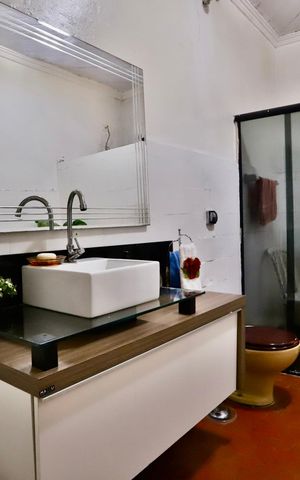 Casa à venda com 350m², 3 quartos e 4 vagas Casa à venda com 350m², 3 quartos e 4 vagasBanheiro