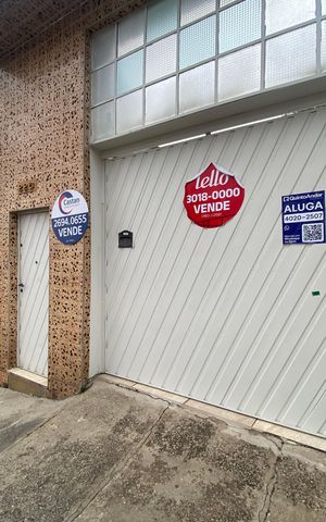 Casa à venda com 350m², 3 quartos e 4 vagas Casa à venda com 350m², 3 quartos e 4 vagasFachada - Placa