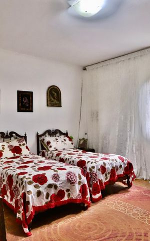 Casa à venda com 350m², 3 quartos e 4 vagas Casa à venda com 350m², 3 quartos e 4 vagasQuarto 1