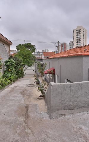 Casa à venda com 350m², 3 quartos e 4 vagas Casa à venda com 350m², 3 quartos e 4 vagasQuintal