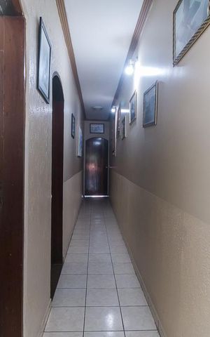 Casa para alugar com 420m², 4 quartos e 5 vagas Casa para alugar com 420m², 4 quartos e 5 vagasCorredor