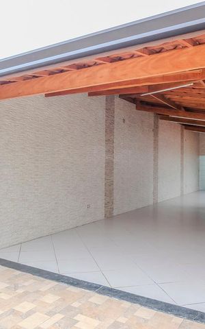 Casa à venda com 202m², 3 quartos e 2 vagasQuintal