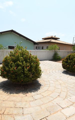 Casa de condomínio à venda com 487m², 4 quartos e 3 vagasVista da Suíte 1