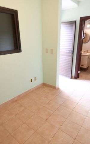Casa de condomínio à venda com 487m², 4 quartos e 3 vagasEdícula