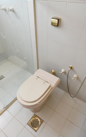 Casa de condomínio à venda com 487m², 4 quartos e 3 vagasBanheiro da Suíte 1