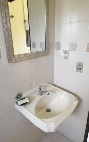 Casa de condomínio à venda com 487m², 4 quartos e 3 vagasEdícula