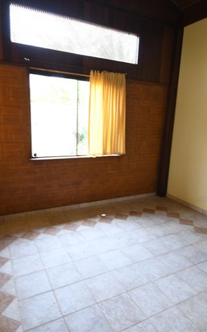 Casa de condomínio à venda com 487m², 4 quartos e 3 vagasEdícula