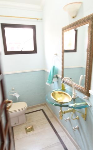 Casa de condomínio à venda com 487m², 4 quartos e 3 vagasLavabo