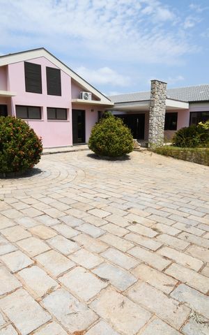 Casa de condomínio à venda com 487m², 4 quartos e 3 vagasGaragem