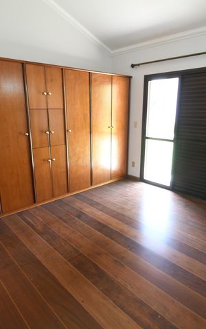 Casa de condomínio à venda com 487m², 4 quartos e 3 vagasSuíte 3