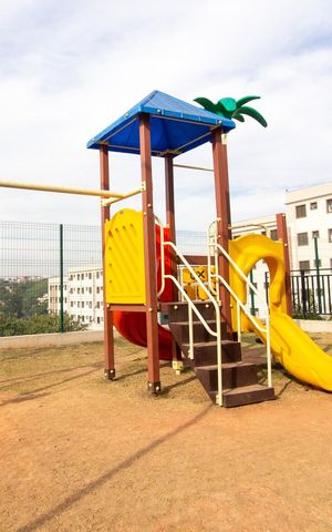 Apartamento para alugar com 47m², 2 quartos e 1 vaga Apartamento para alugar com 47m², 2 quartos e 1 vagaÁrea comum - Playground