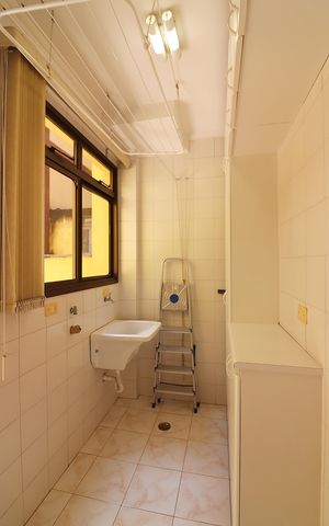 Apartamento à venda com 81m², 2 quartos e 2 vagasÁrea de Serviço