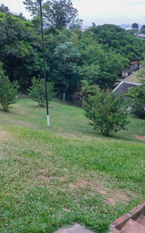 Casa de condomínio à venda com 218m², 4 quartos e 2 vagas Casa de condomínio à venda com 218m², 4 quartos e 2 vagasEspaço pet